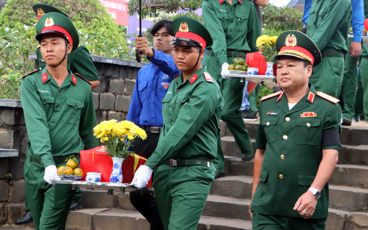 Đường sắt vận chuyển miễn phí hài cốt liệt sĩ, miễn vé cho thân nhân đi cùng