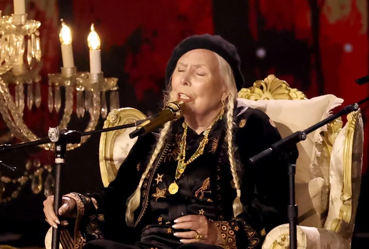 Joni Mitchell, nữ nghệ sĩ huyền thoại đã hoạt động âm nhạc hơn nửa thế kỷ - Ảnh: GETTY IMAGES