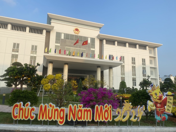 Trụ sở UBND tỉnh Sóc Trăng sẽ mở cửa cho người dân vào tham quan dịp Tết này - Ảnh: KHẮC TÂM