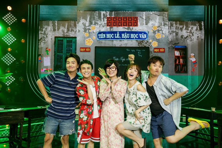 Hồ Ngọc Hà, Trấn Thành cặp MC bền bỉ của Gala nhạc Việt- Ảnh 5. Đại Nghĩa, Lâm Vỹ Dạ, Huỳnh Lập, Puka, Duy Khánh mang đến tiếng cười rộn rã đầu xuân qua vở kịch ngắn ‘Tết là gì?’
