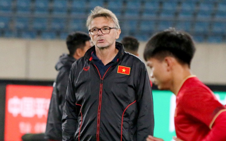 VFF ủng hộ và tin tưởng HLV Philippe Troussier