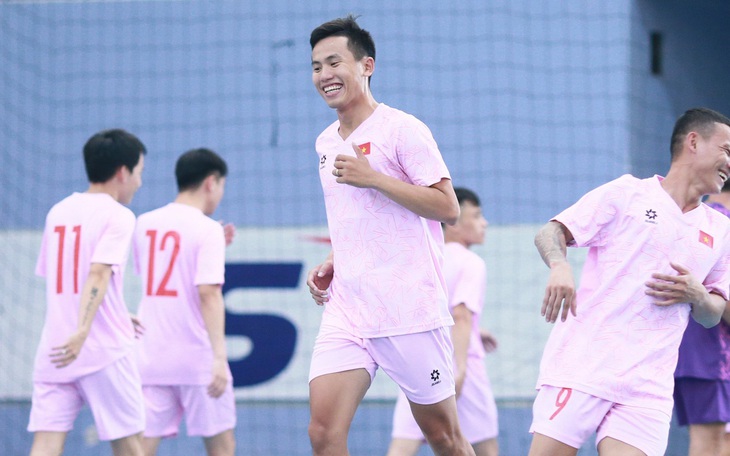 Tiền đạo chủ lực tuyển futsal Việt Nam phải tập riêng trong ngày đầu tập luyện