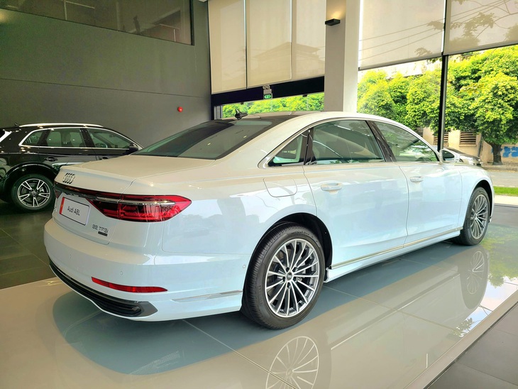 Tin tức giá xe: Audi A8 giảm giá tới 2 tỉ, xả hàng tồn từ 2022- Ảnh 4.