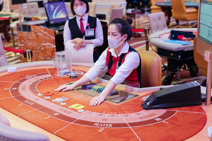 Bên trong casino Royal Hạ Long - Ảnh: RIC