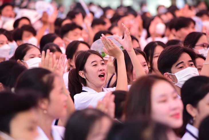 Học sinh tham dự chương trình tư vấn tuyển sinh - hướng nghiệp tại Cà Mau sáng 16-3 - Ảnh: DUYÊN PHAN