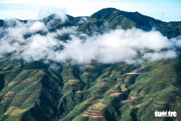 Ruộng bậc thang bên thung lũng Tà Xùa - Ảnh: NAM TRẦN