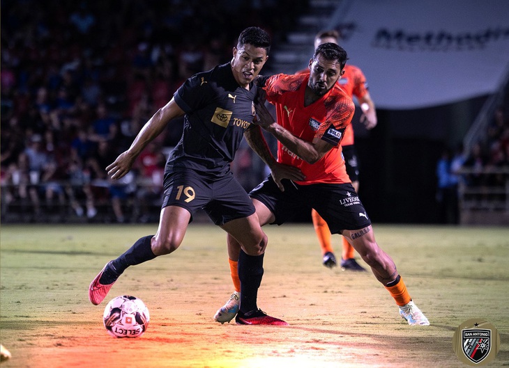  Tiền đạo Santiago Patino (trái) trong màu áo CLB San Antonio - Ảnh: SAN ANTONIO FC