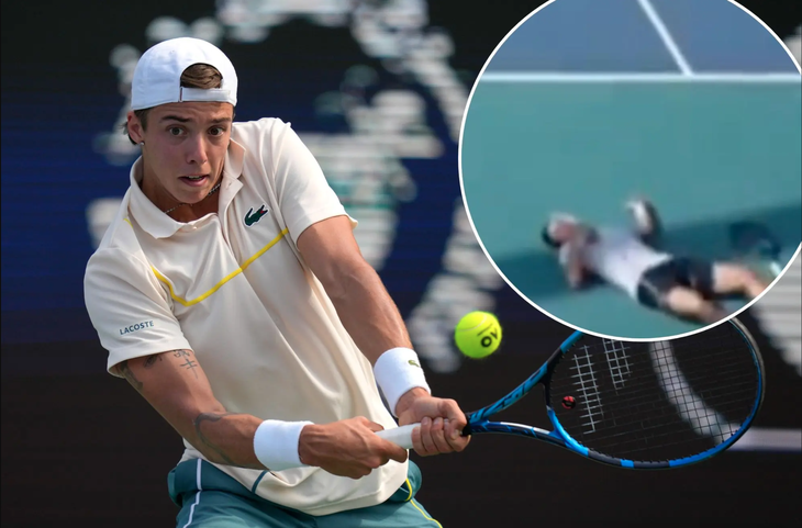 Arthur Cazaux ngất xỉu trên sân tại Miami Open - Ảnh: L NYP