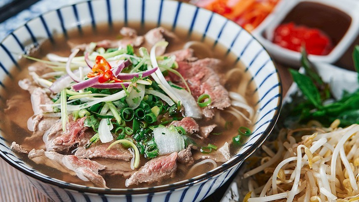 Một bát phở bò Việt Nam - Ảnh: TasteAtlas