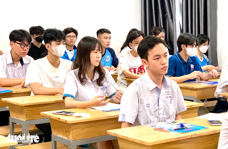 Số đăng ký thi đánh giá năng lực Đại học Quốc gia TP.HCM chưa bằng năm ngoái- Ảnh 1. Thí sinh dự thi đánh giá năng lực Đại học Quốc gia TP.HCM năm 2023 - Ảnh: TRẦN HUỲNH
