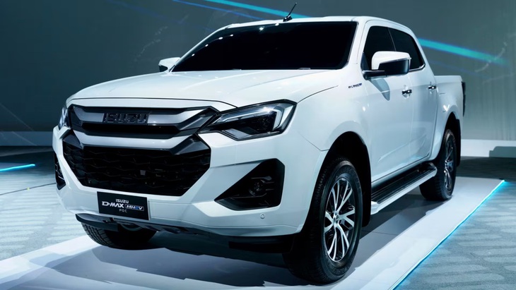 Phiên bản hybrid của Isuzu D-Max có thiết kế không khác bản thuần điện là mấy, thay vì lấy nguyên mẫu là bản chạy động cơ - Ảnh: Drive