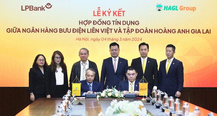 LPBank sẽ rót 5.000 tỉ đồng vào công ty của bầu Đức, góp phần tạo thêm dòng tiền hoạt động cho doanh nghiệp - Ảnh: Website HAG