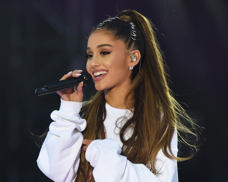 Sau khi Ariana Grande ly hôn, người yêu nhạc lập tức ngóng album