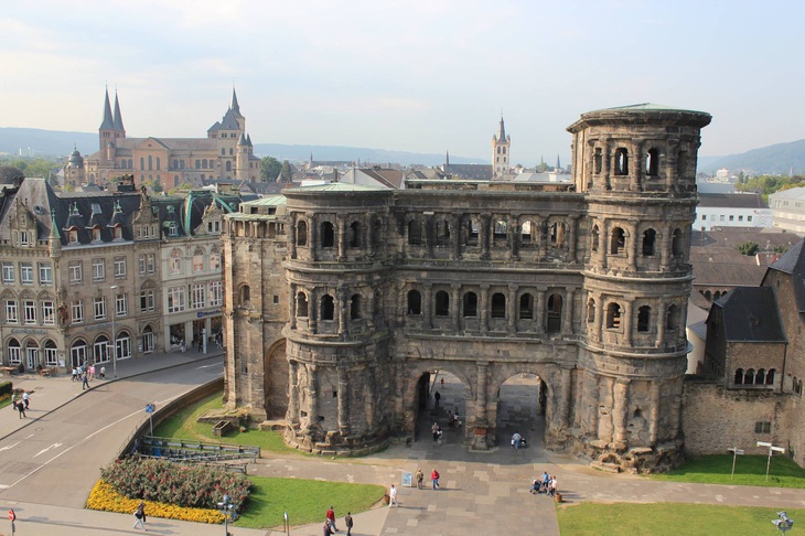 Porta Nigra được ví như một đài tưởng niệm sống động ghi lại dấu ấn của nền văn minh La Mã cổ đại - Ảnh: VOLKSFREUND