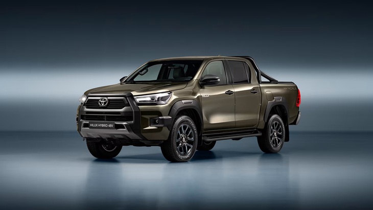 Toyota Hilux hybrid đã được giới thiệu, sử dụng động cơ diesel tăng áp 2.8L cùng hệ thống điện 48V - Ảnh: Toyota