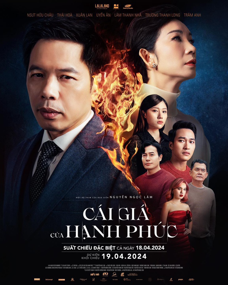 Phim của 'ông hoàng phòng vé' Thái Hòa dời lịch chiếu vì né... Lý Hải- Ảnh 1. Poster chính thức của dự án điện ảnh 'Cái giá của hạnh phúc' được hé lộ. Tuy nhiên điều gây chú ý chính là thời gian phim chính thức ra rạp đã được thay đổi so với thông tin mà nhà sản xuất đã đưa ra trước đó.