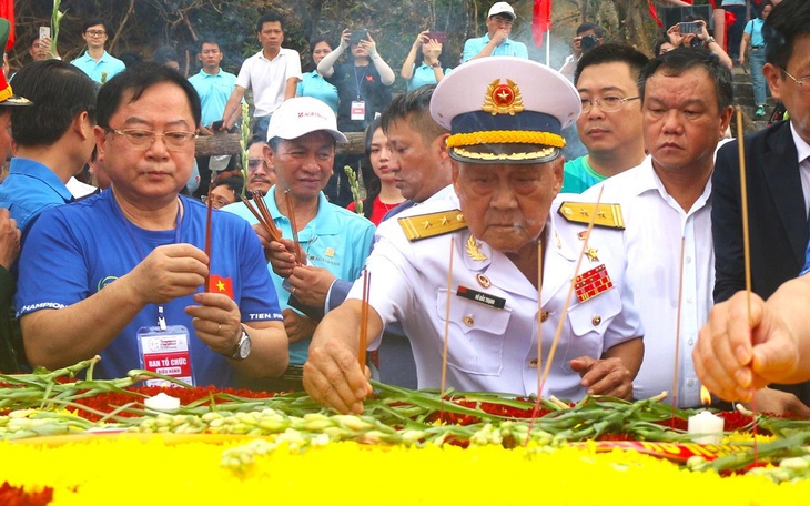 Tái hiện đường Hồ Chí Minh trên biển qua những hiện vật - Ảnh 11.