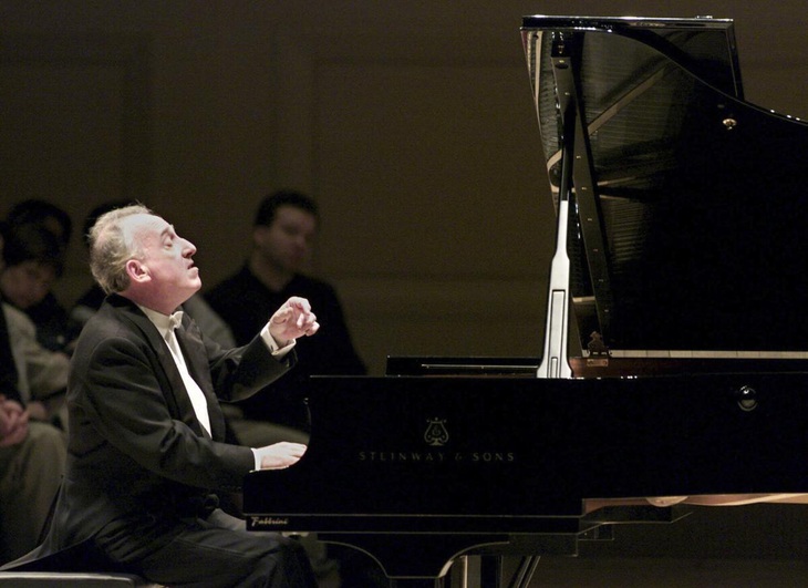 Maurizio Pollini chơi đàn ở tuổi ngoại 80