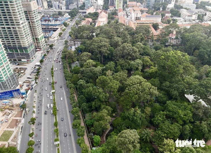 Thảo cầm viên được người dân ví von là lá phổi xanh của đô thị TP.HCM - Ảnh: CHÂU TUẤN