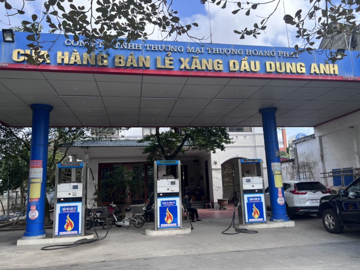 Cửa hàng xăng dầu bị xử phạt vì kinh doanh xăng không đạt chất lượng - Ảnh: TCQLTT cung cấp