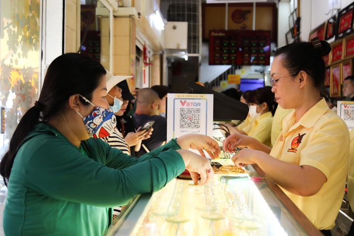 Giá vàng tiếp tục chuỗi ngày tăng liên tục - Ảnh: PHƯƠNG QUYÊN