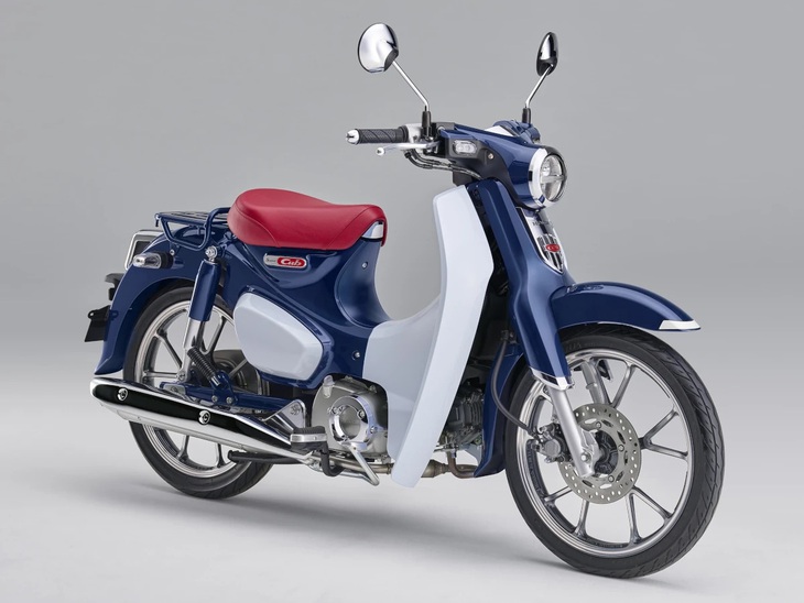 C125 là phiên bản cao nhất trong các dòng Super Cub. Ở Việt Nam, mẫu này được phân phối chính hãng với giá niêm yết 86,292 triệu đồng - Ảnh: Honda