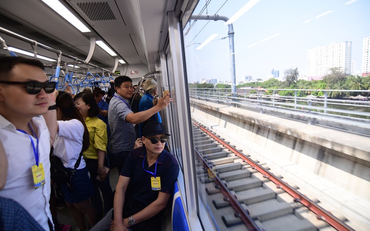 Họp bàn siêu đề án chưa từng có tiền lệ: làm đồng loạt cả trăm km metro