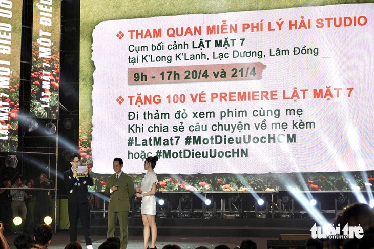 Lý Hải - Minh Hà công bố món quà đặc biệt cho khán giả - Ảnh: T.T.D.