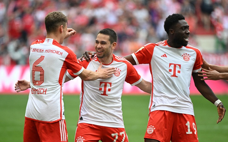 Bayern giành chiến thắng, Leverkusen tiếp tục chờ lên ngôi Bundesliga