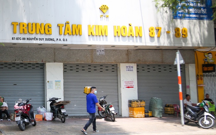 Né kiểm tra, tiệm vàng tại TP.HCM bất ngờ đóng cửa hàng loạt