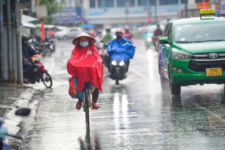 Miền Nam đã vào mùa mưa, thời tiết chủ đạo ngày nắng, chiều tối mưa dông - Ảnh: QUANG ĐỊNH