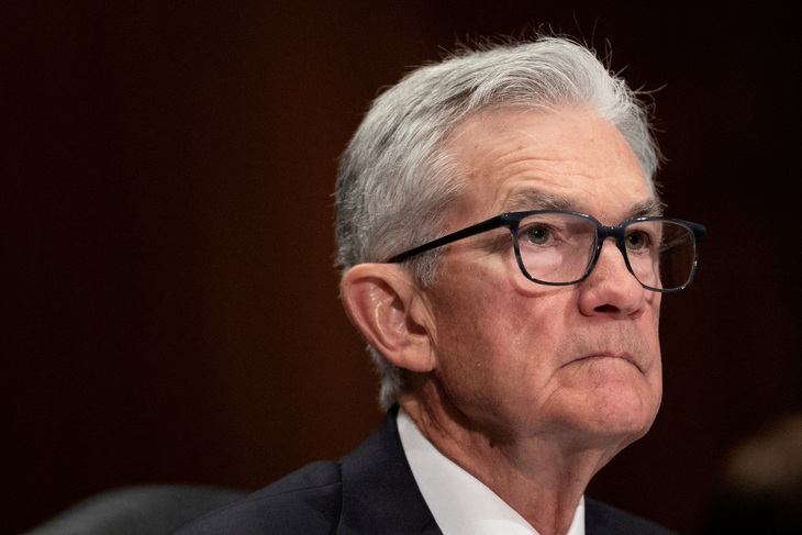 Phát biểu của Chủ tịch Fed Jerome Powell cho thấy khả năng Mỹ sẽ hoãn lại việc cắt giảm lãi suất như mong đợi - Ảnh: REUTERS