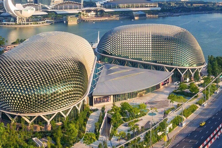 Tối 16-4, Hà Anh Tuấn thông báo đã bán hết vé hai đêm diễn ở Nhà hát Esplanade, Singapore vào tháng 6 tới - Ảnh: Klook