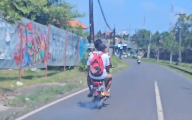 Phạt tài xế ô tô 'độ' nẹt pô, phun lửa gần 77 triệu đồng - Ảnh 3.