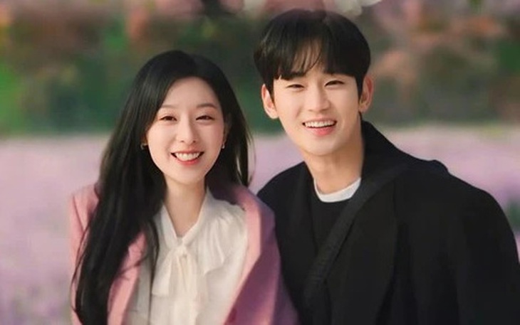 Queen of tears tập 13: Kim Soo Hyun tiếp tục khiến khán giả thán phục vì diễn xuất nhập tâm