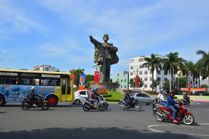 Tượng Mẹ Nhu, biểu trưng quận Thanh Khê, TP Đà Nẵng - Ảnh: X.S.