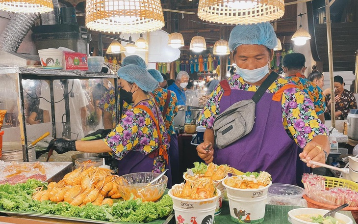 'Hoa mắt' với tour xuất ngoại đón xuân - Ảnh 2.