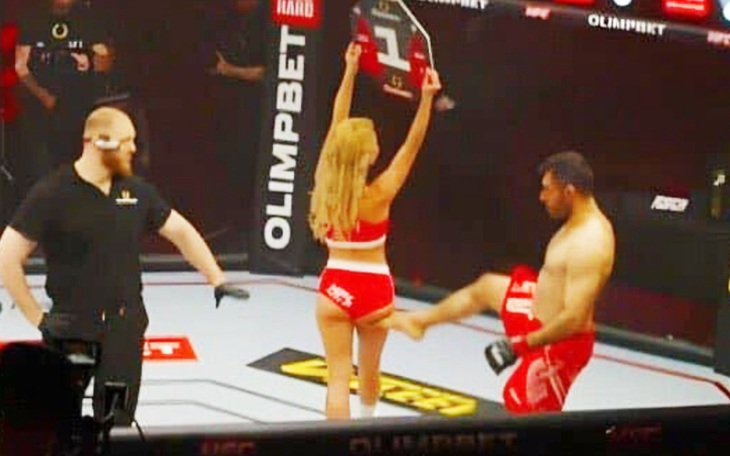 Võ sĩ MMA nhận kết đắng vì đá vùng nhạy cảm của Ring Girl