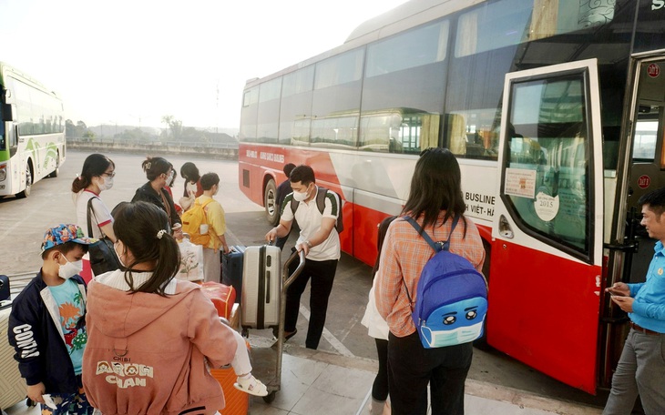 Tàu xe đi Nha Trang, Đà Lạt... đắt khách