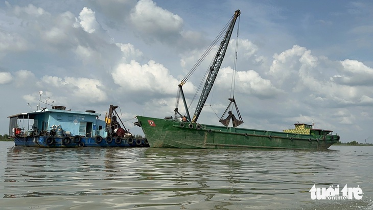 Chủ tịch UBND tỉnh Đồng Tháp vừa ban hành công văn khẩn nhằm siết chặt hoạt động khai thác khoáng sản - Ảnh: ĐẶNG TUYẾT