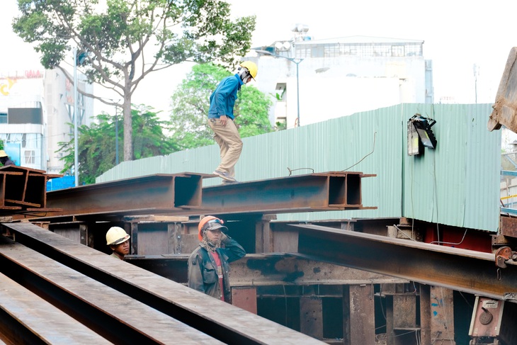 Nhiều công trình giao thông trọng điểm ở TP.HCM làm xuyên lễ- Ảnh 7.