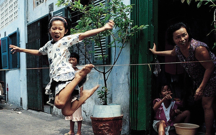 Nhiếp ảnh gia Pháp triển lãm ảnh, tái bản sách về chùa Việt Nam - Ảnh 9.