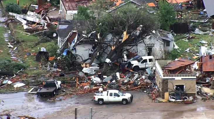 Lốc xoáy càn quét ở Mỹ, bang Oklahoma thiệt hại nặng nề