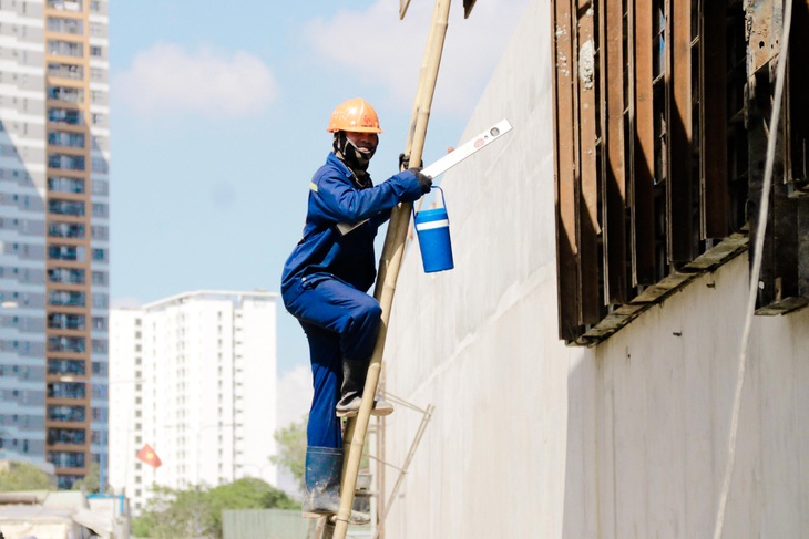 Nhiều công trình giao thông trọng điểm ở TP.HCM làm xuyên lễ- Ảnh 15.