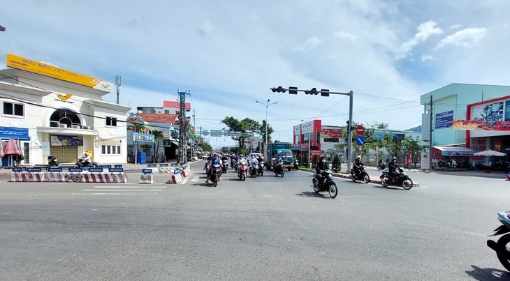 Ngã ba Thành Diên Khánh (Khánh Hòa) gần di tích miếu Trịnh Phong và Cây Dầu Đôi hiện nay - Ảnh: PHAN SÔNG NGÂN