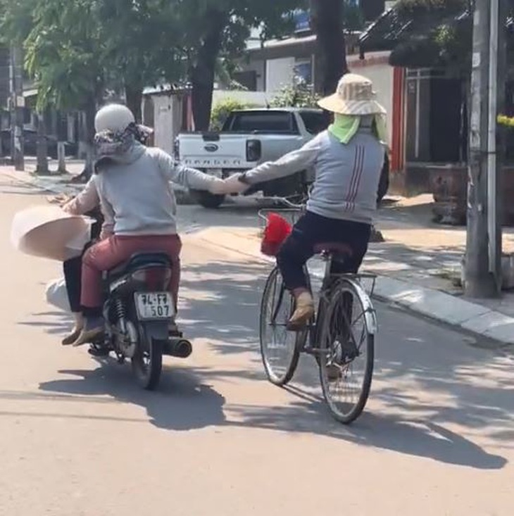 Mãi bên nhau bạn nhé!