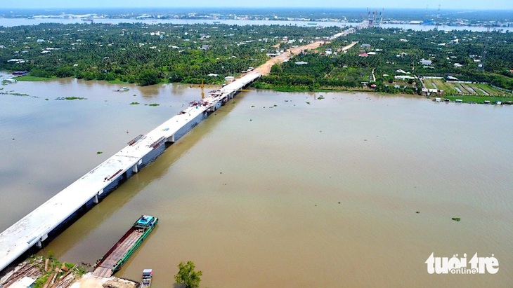 Cầu Mỹ Tho, một hợp phần của cầu Rạch Miễu 2 đã được hợp long, nối liền hai tỉnh Tiền Giang, Bến Tre