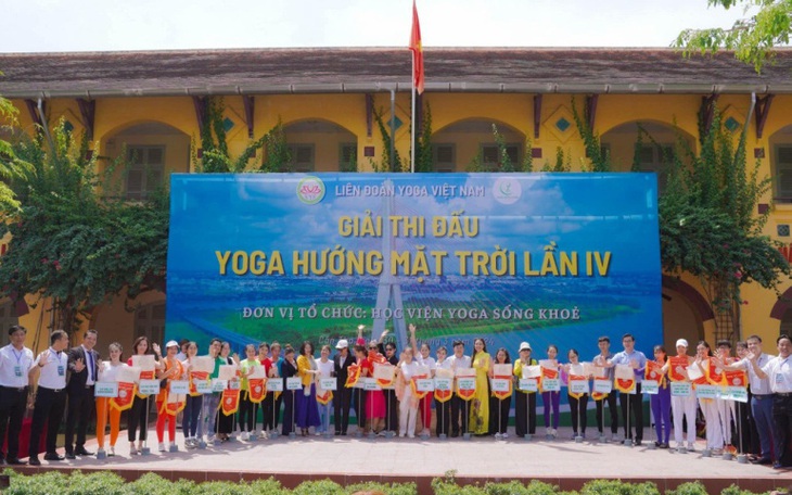 Khỏe thể chất - khỏe tinh thần cùng Giải thi đấu yoga ‘Hướng mặt trời’