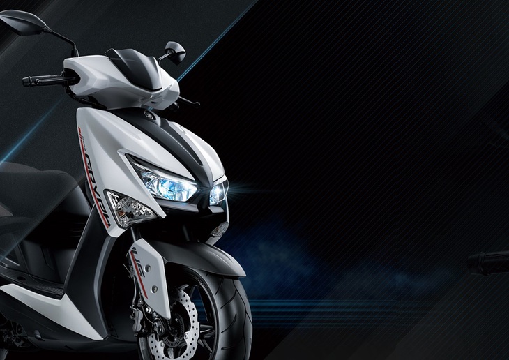 Yamaha Cygnus Gryphus đấu Honda Vario và Air Blade, giá khó 'mềm' nếu về Việt Nam- Ảnh 2.