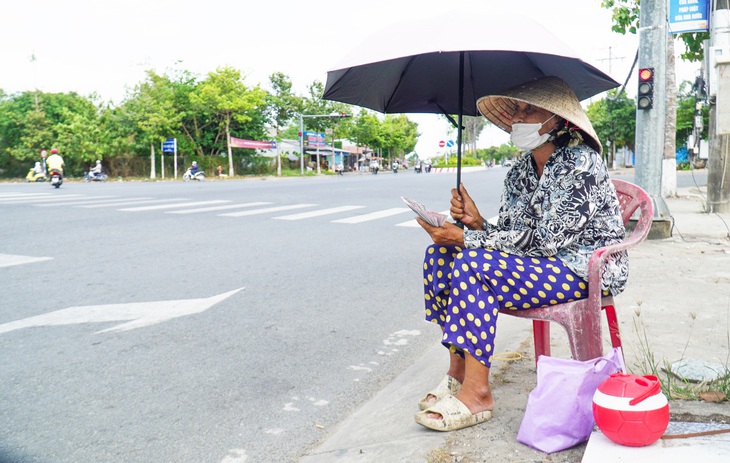 Lao động mưu sinh ngoài trời nắng nóng cần lưu ý gì?